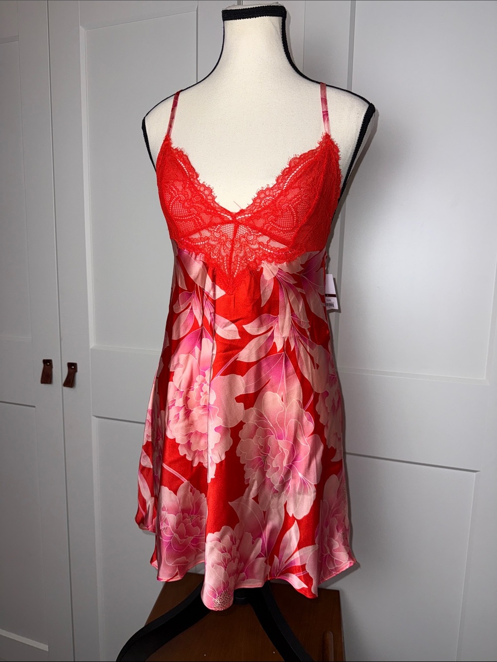 NWT Sofia Intimates Satin Chemise tropical floral romantic slip dress lace small